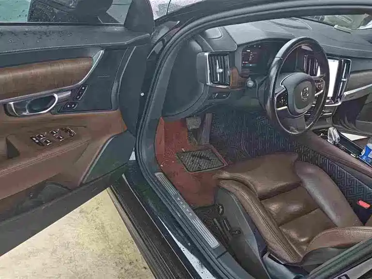 Volvo S90 2022 B5 Luxury