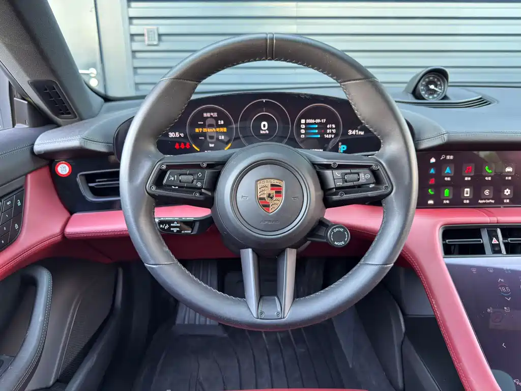 Porsche Taycan — миниатюра 11