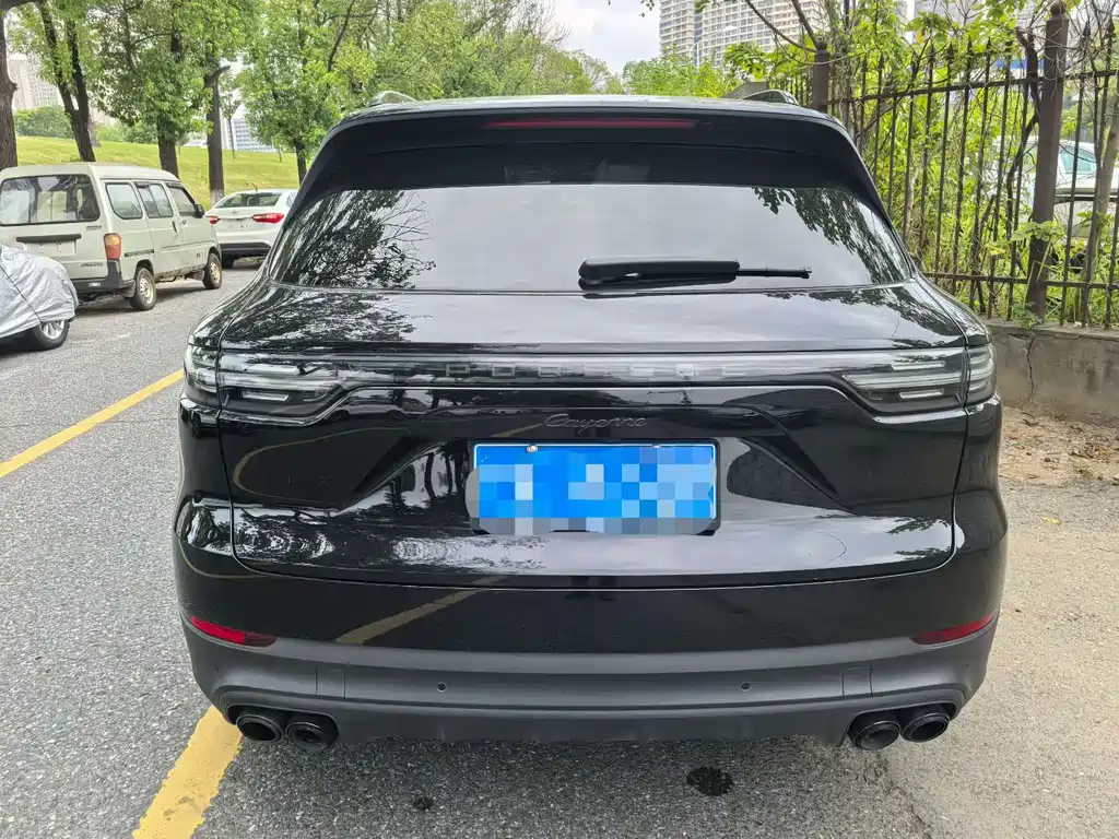 Porsche Cayenne — миниатюра 3