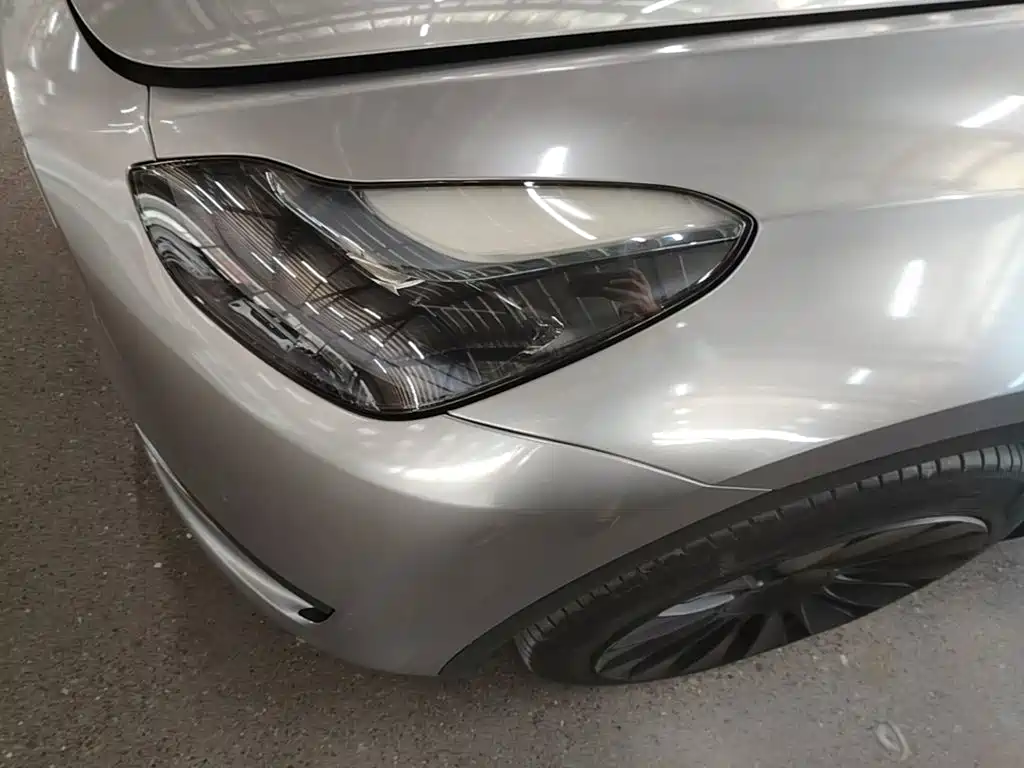 Tesla Model Y — миниатюра 24