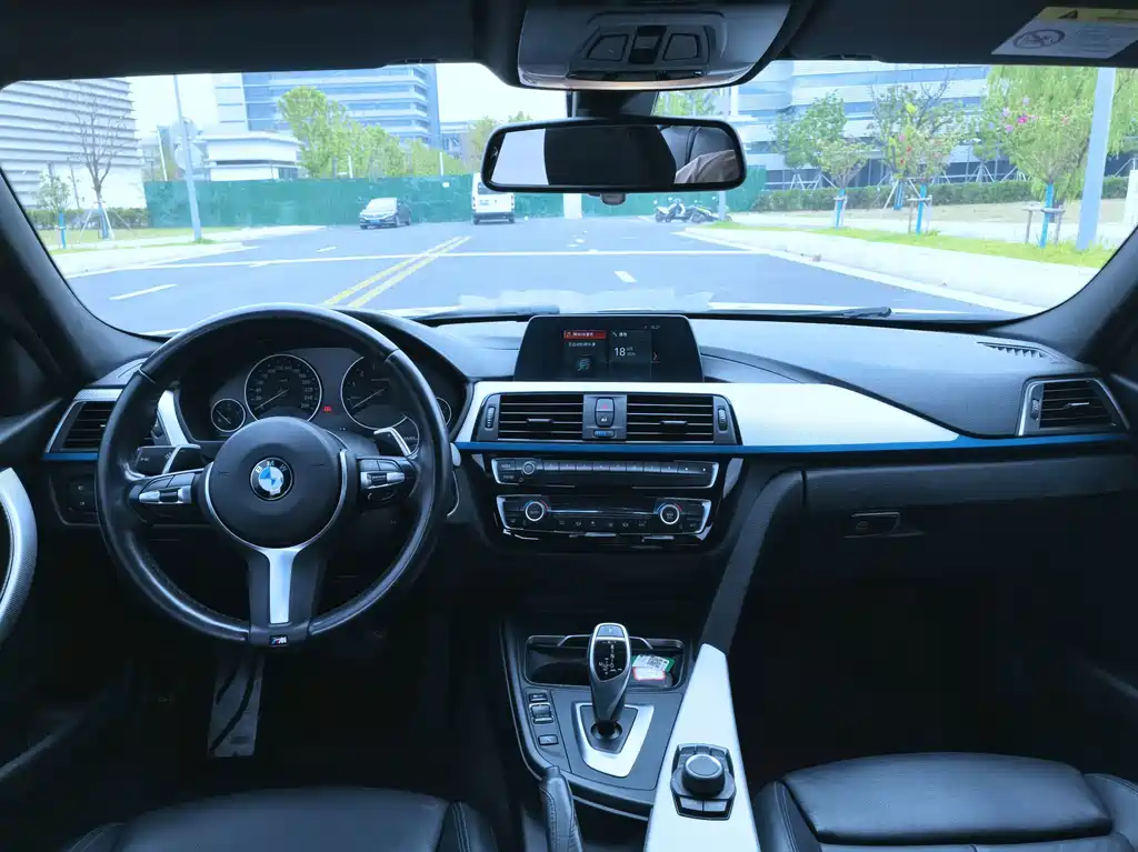 BMW 3 Series — миниатюра 4