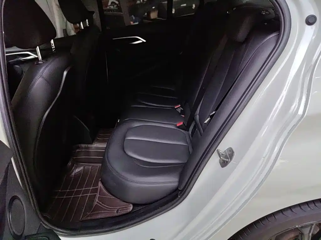 BMW 1 Series — миниатюра 17