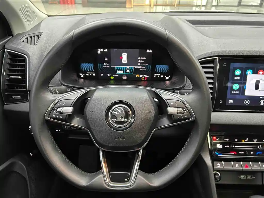 Skoda Karoq 2023 TSI280