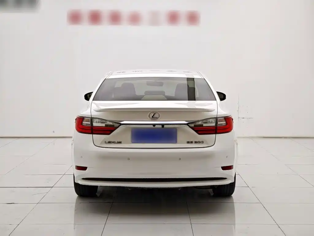 Lexus ES — миниатюра 22