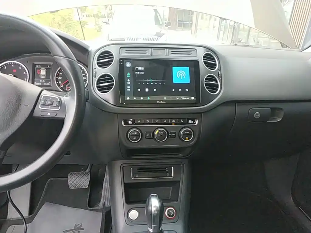 Volkswagen Tiguan — миниатюра 13