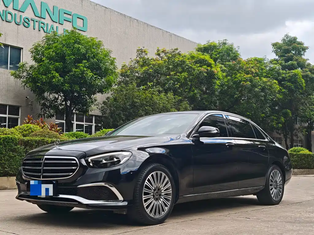 Mercedes-Benz E-Class — миниатюра 2