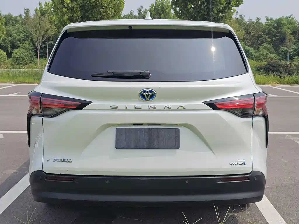 Toyota Sienna — миниатюра 7