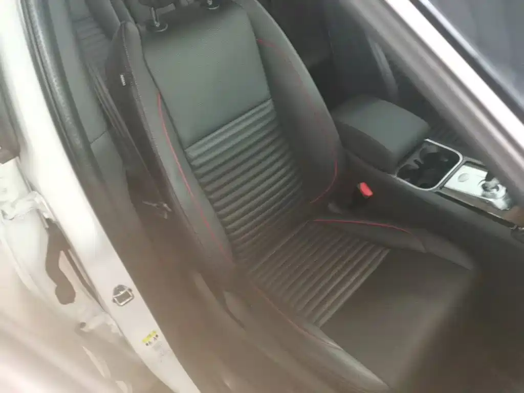 Land Rover Discovery Sport — миниатюра 25