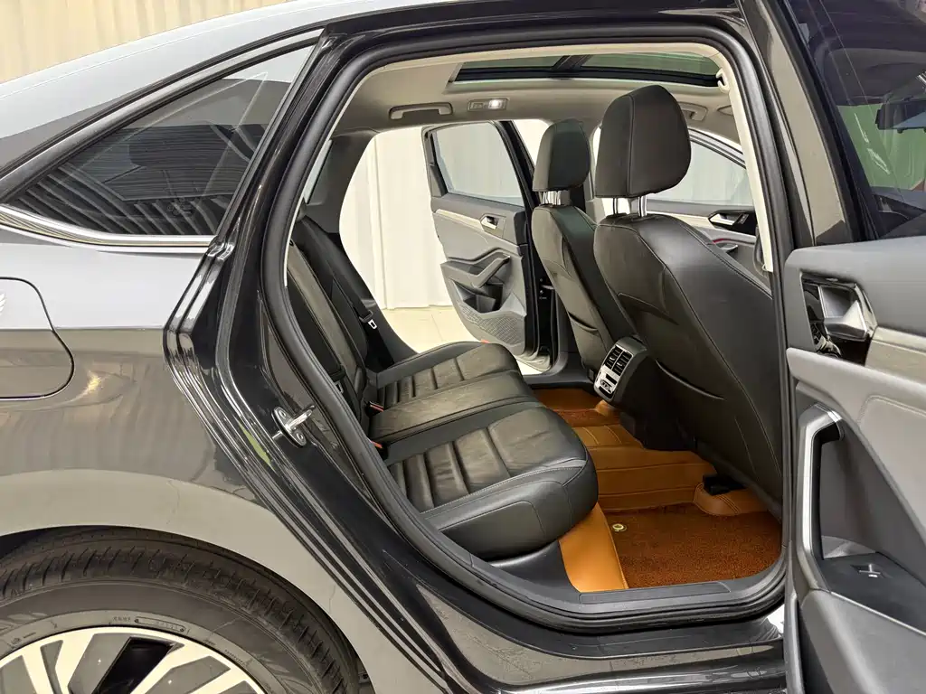 Volkswagen Sagitar 2022 280TSI DSG