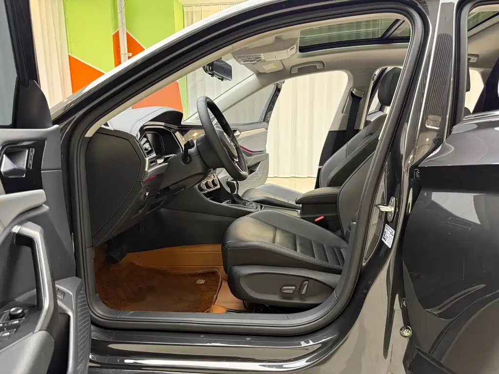 Volkswagen Sagitar 2022 280TSI DSG