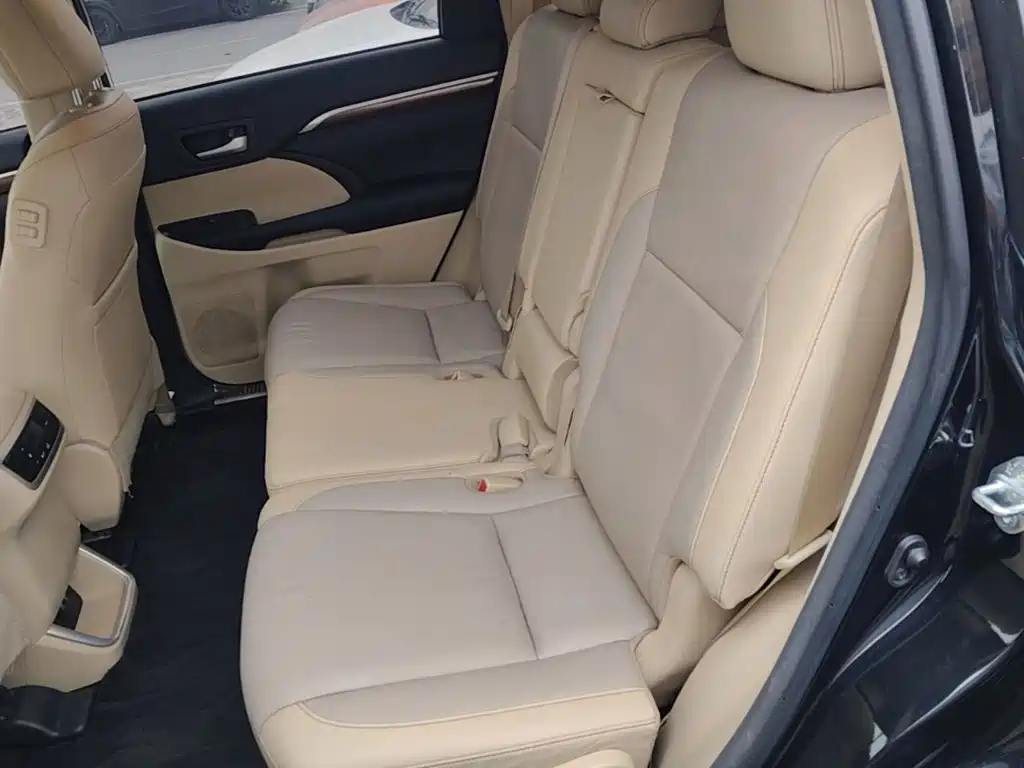 Toyota Highlander — миниатюра 17