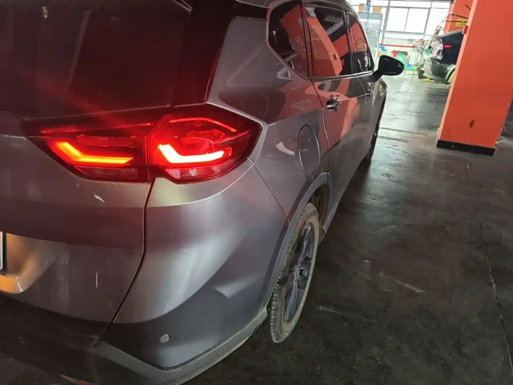 Chevrolet Volando — миниатюра 8