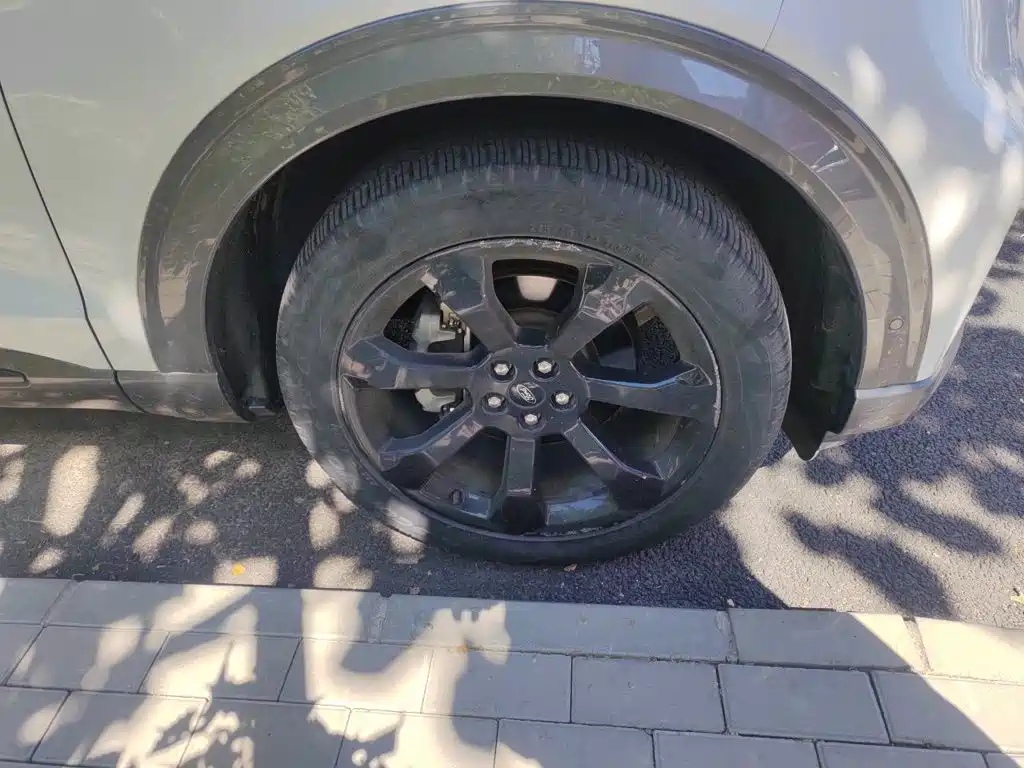 Ford Explorer — миниатюра 8