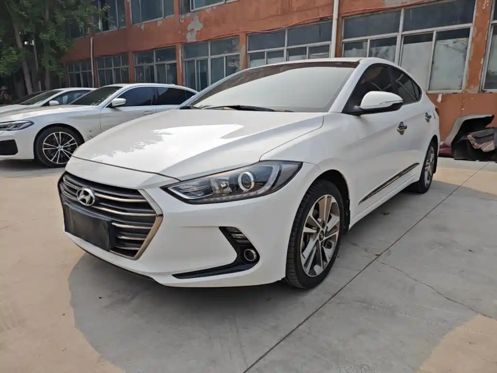 Hyundai Elantra — миниатюра 2