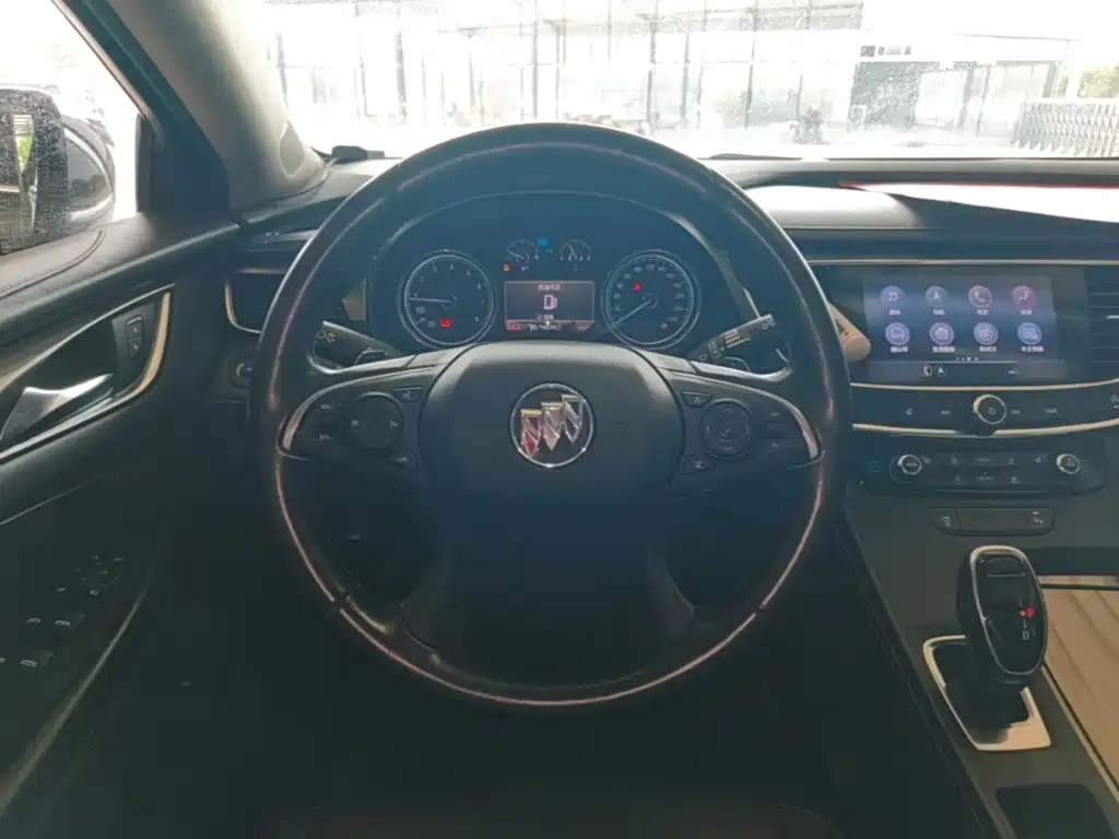 Buick LaCrosse — миниатюра 11
