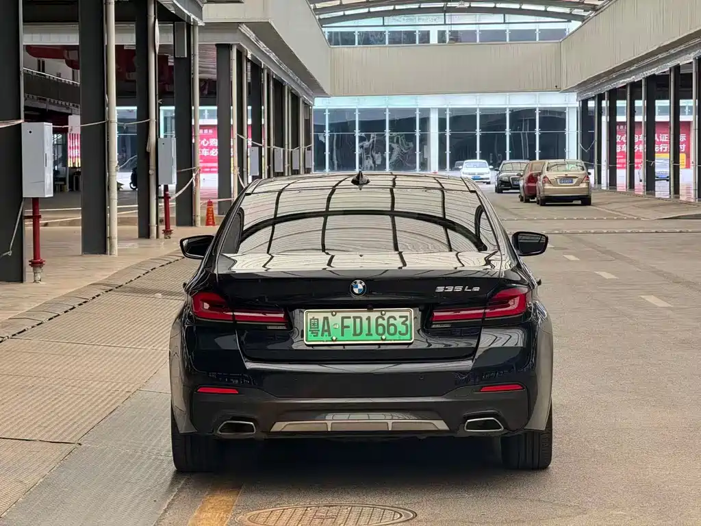 BMW 5 Series New Energy — миниатюра 14