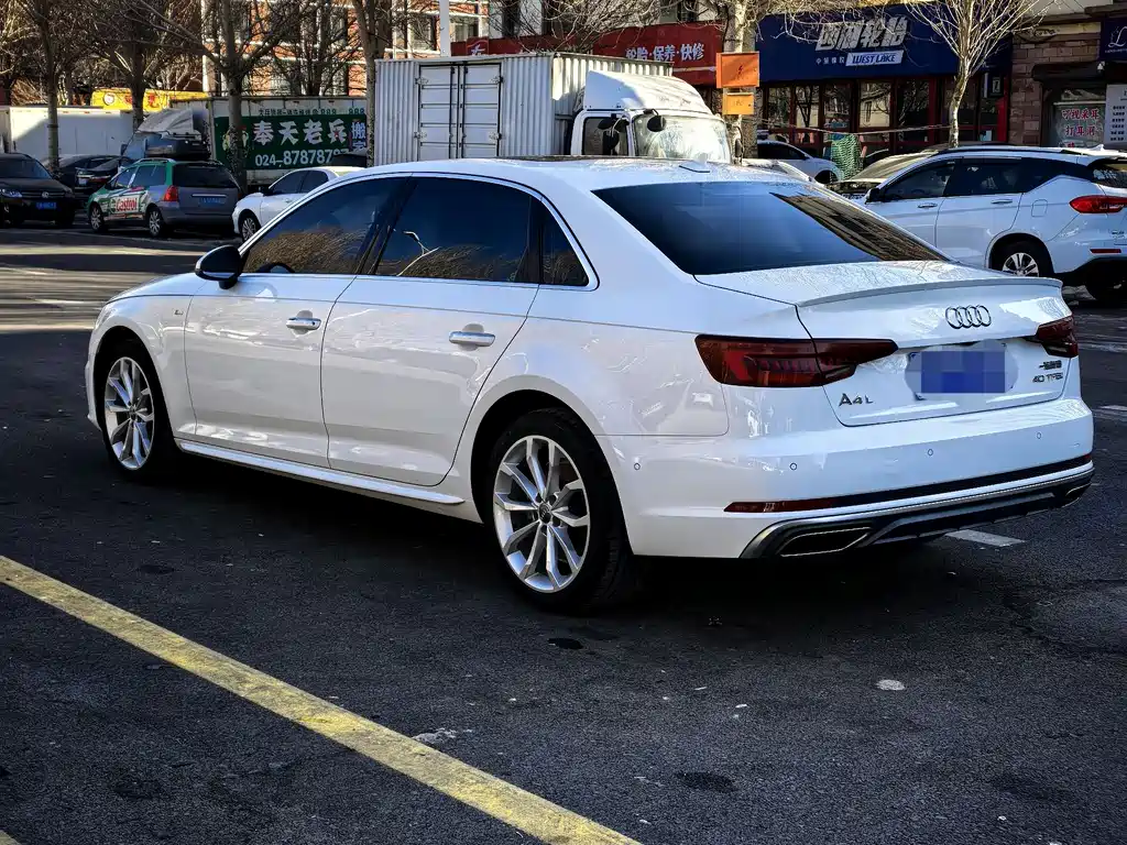 AUDI A4L