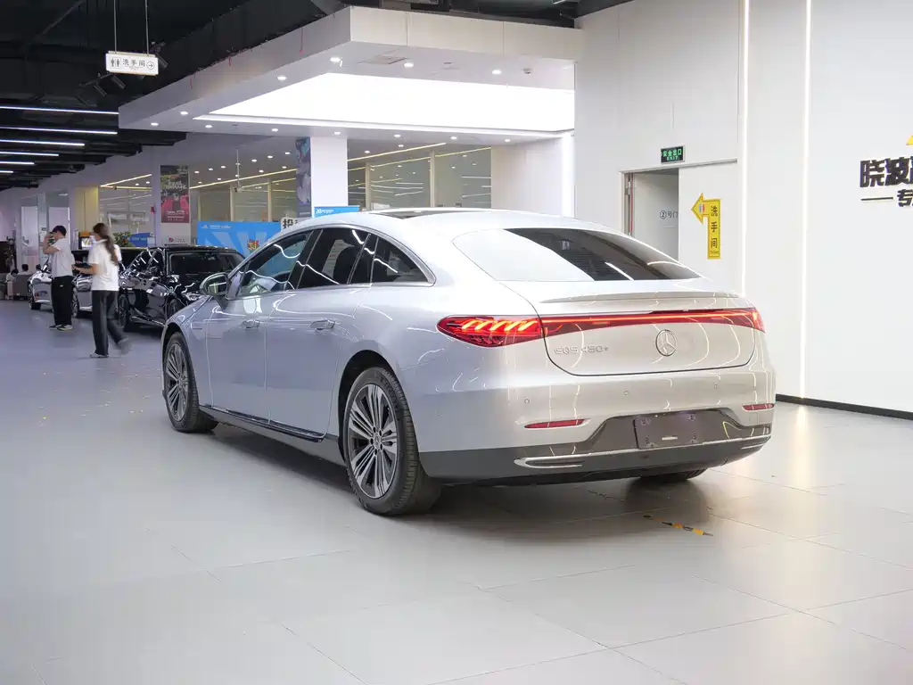 Mercedes-Benz EQS 2022 450+