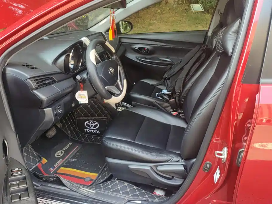 Toyota Yaris L — миниатюра 9