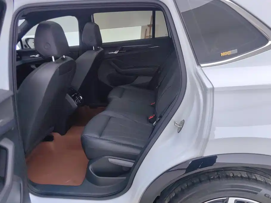 Volkswagen Tiguan L — миниатюра 11