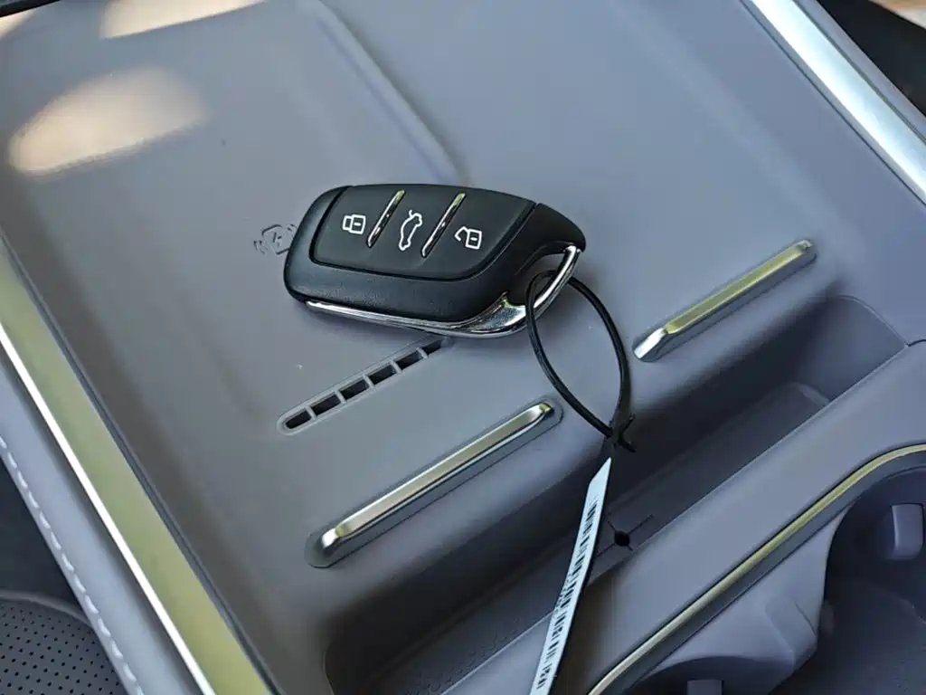 Roewe M7 DMH 2025 160km Premium