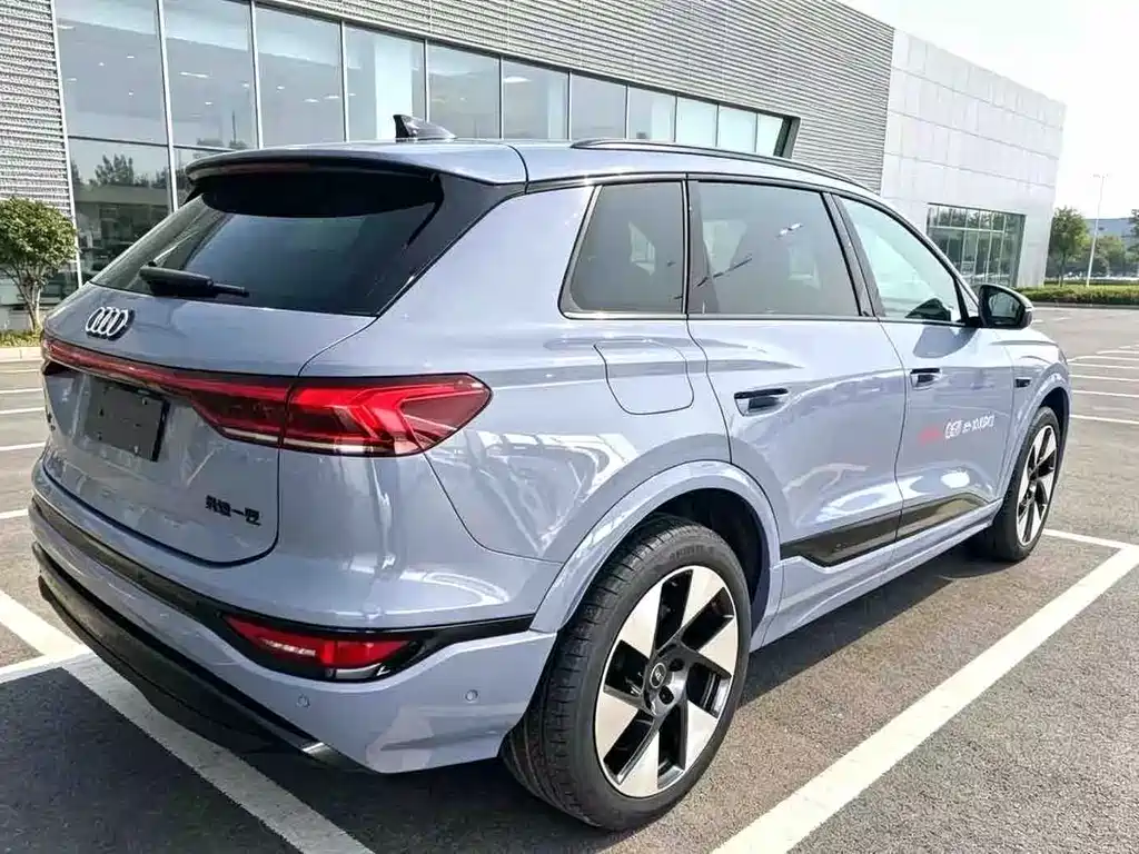 Audi Q6L e-tron