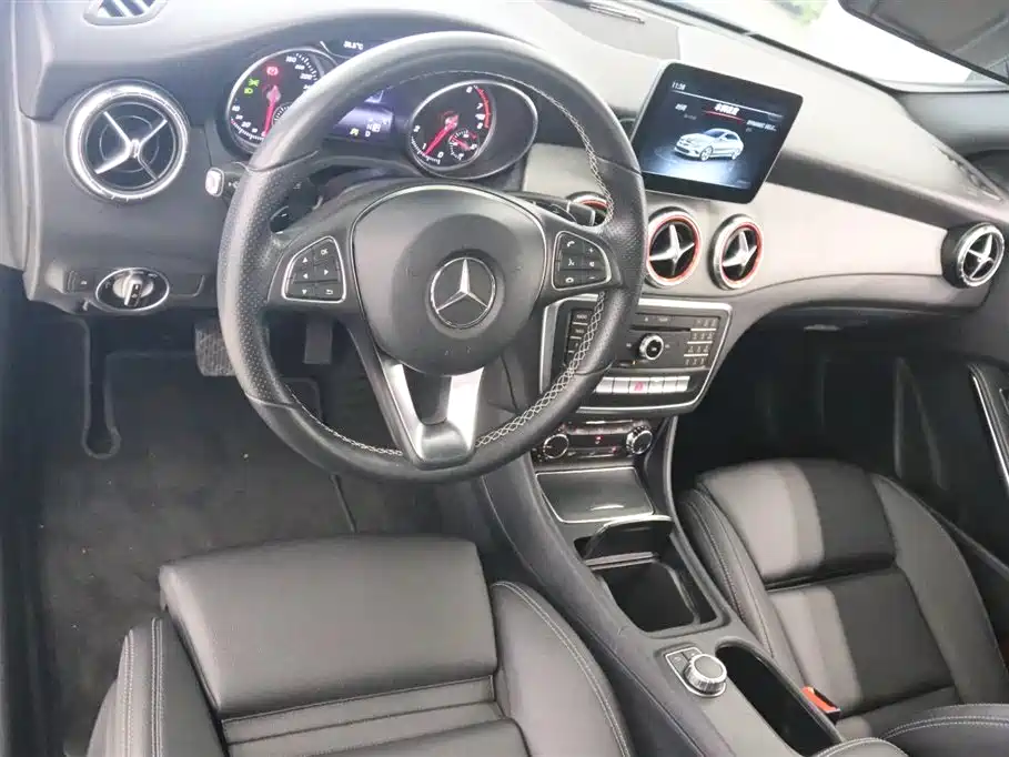 Mercedes-Benz CLA 2017 CLA 200 Fashion