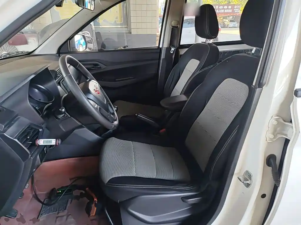 Wuling Hongguang — миниатюра 15