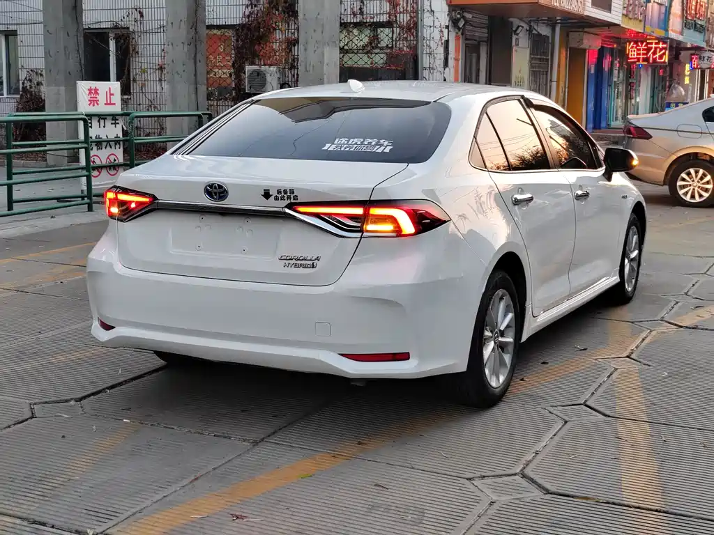 Toyota Corolla — миниатюра 5