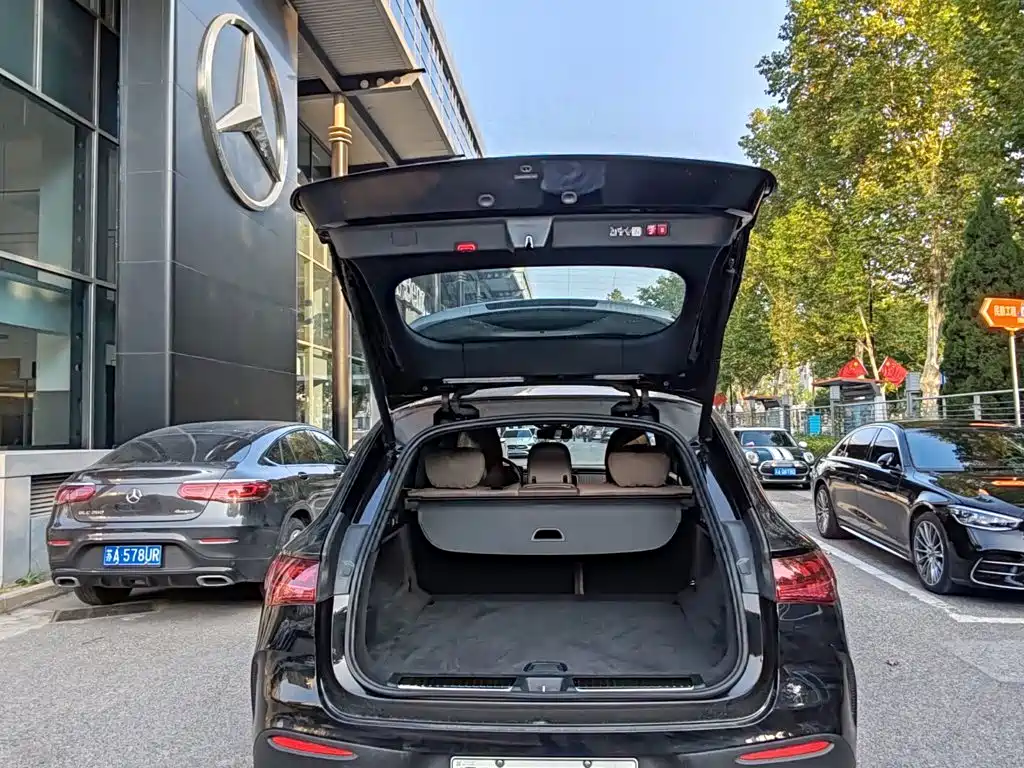 Mercedes-Benz EQE SUV — миниатюра 13