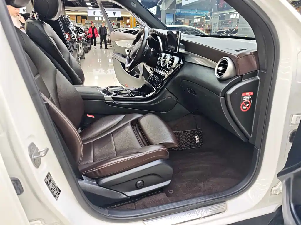 Mercedes-Benz GLC — миниатюра 12