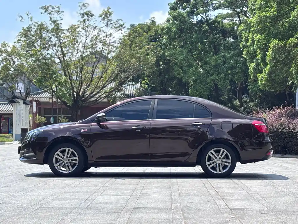 Geely Emgrand — миниатюра 5