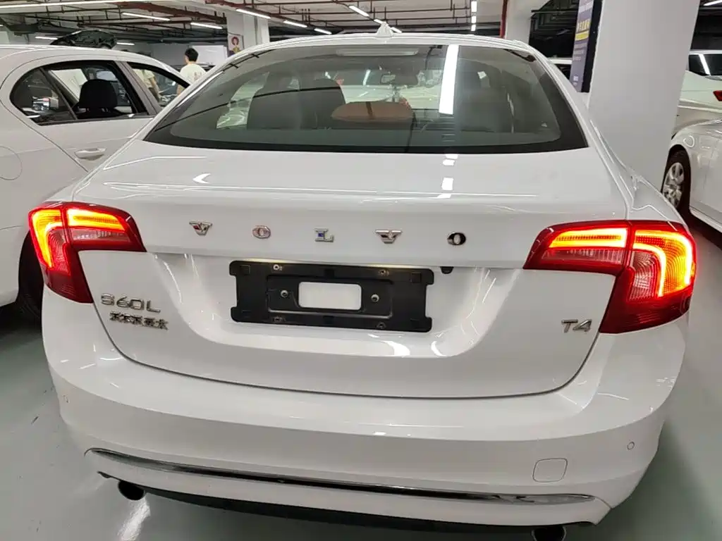 Volvo S60 — миниатюра 6