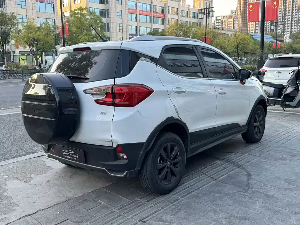 BYD Yuan EV — миниатюра 10