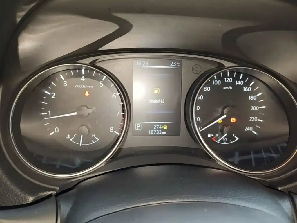 Nissan Qashqai — миниатюра 12