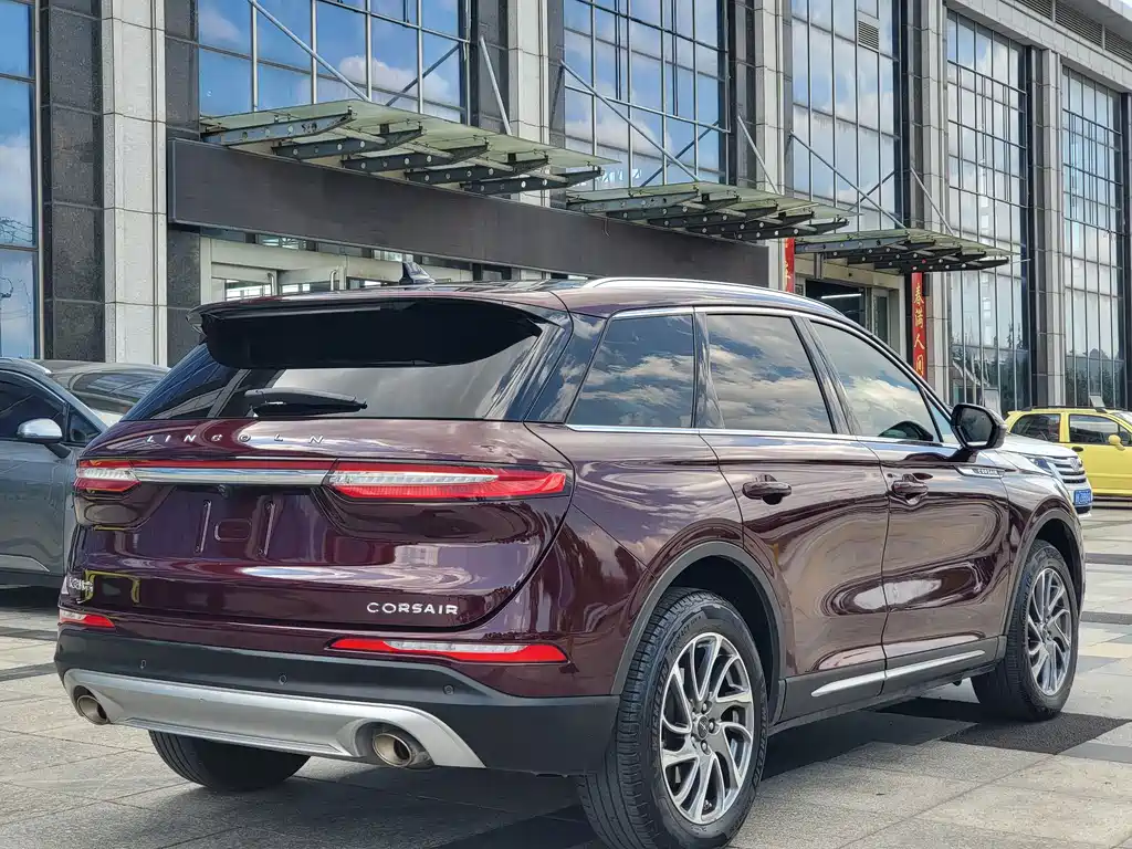 Lincoln Corsair — миниатюра 4