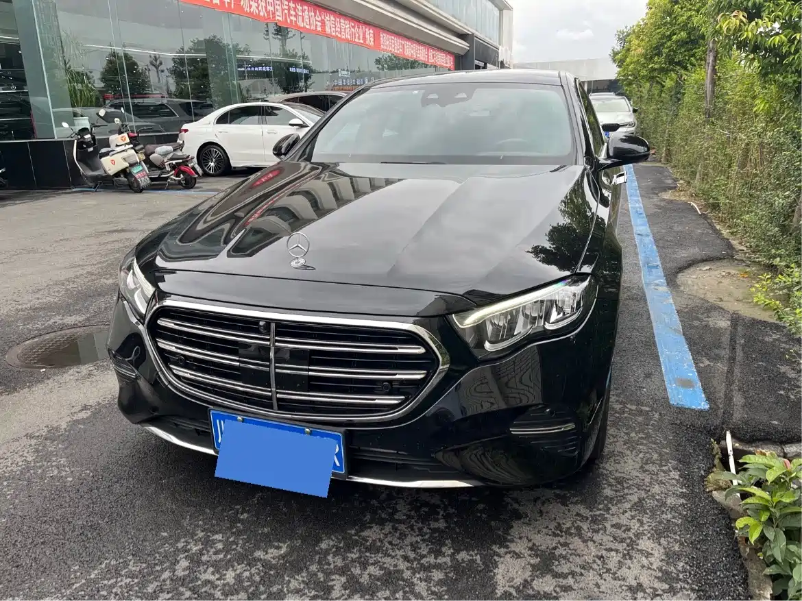 奔驰E级 2024款 E 300 L 豪华型 2023