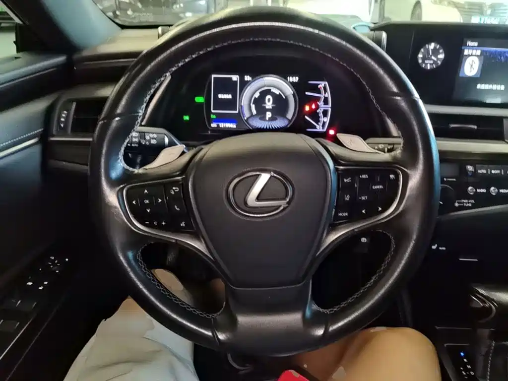 Lexus ES — миниатюра 11