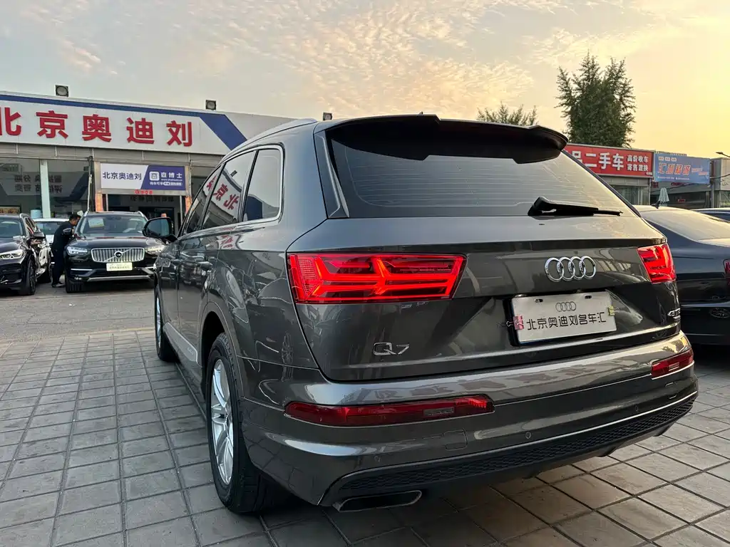 Audi Q7 — миниатюра 5
