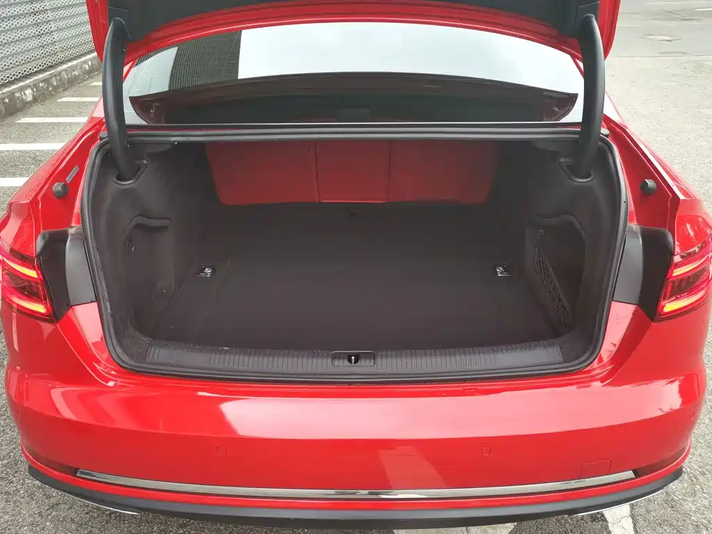 Audi A4L — миниатюра 5
