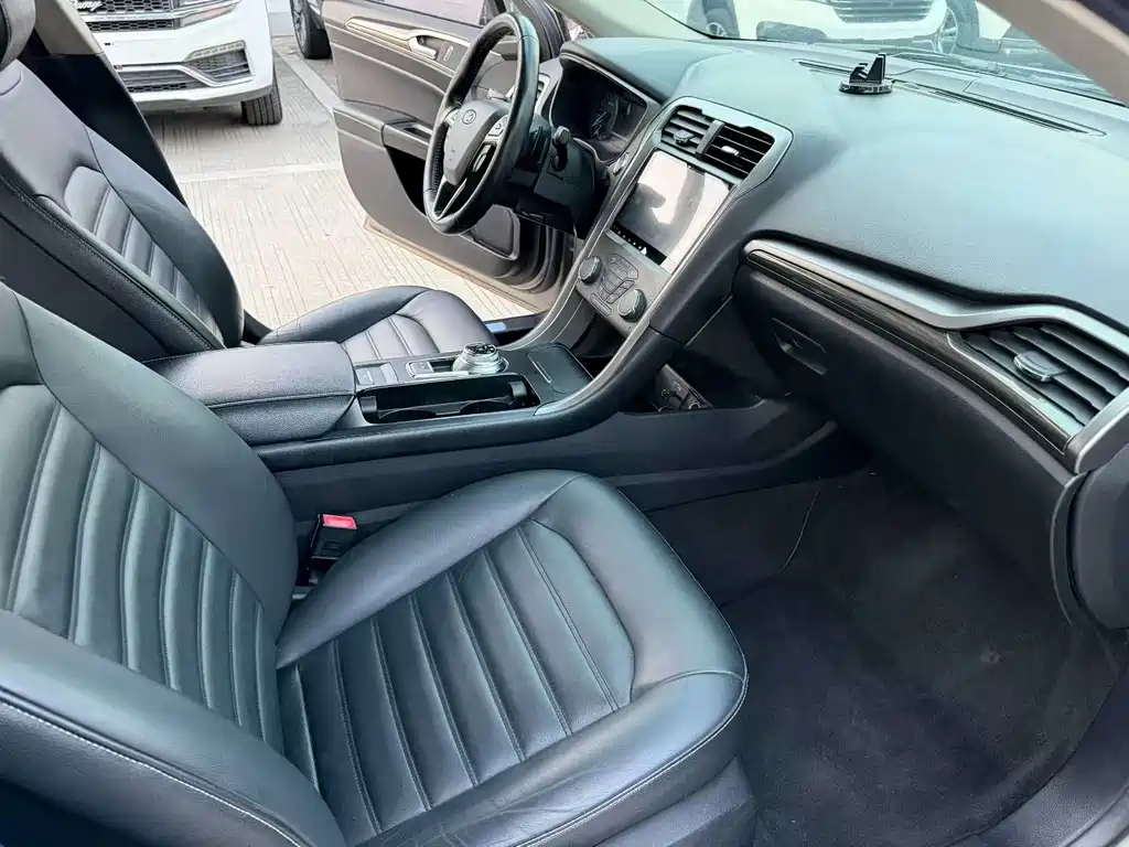 Ford Mondeo — миниатюра 4