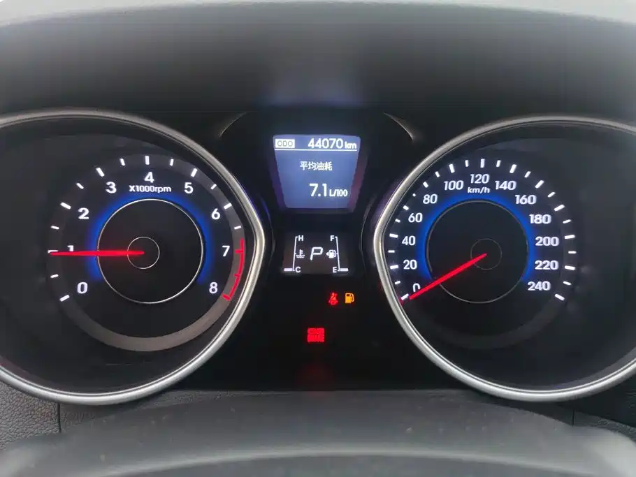 Hyundai Elantra Langdong — миниатюра 13
