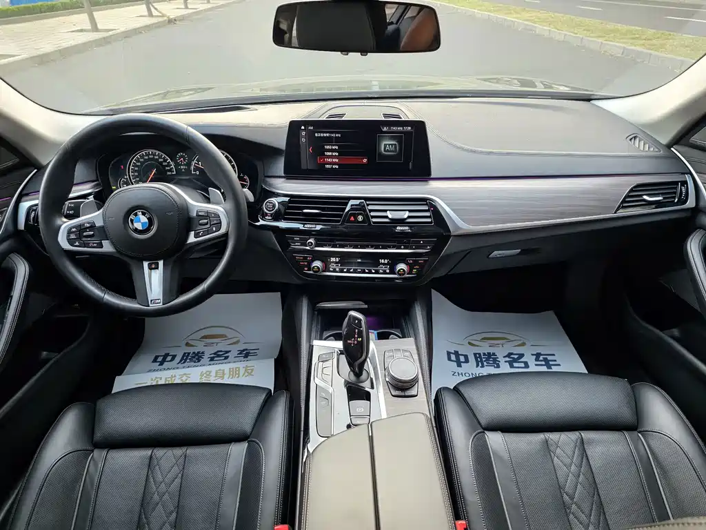 BMW 5 Series — миниатюра 13