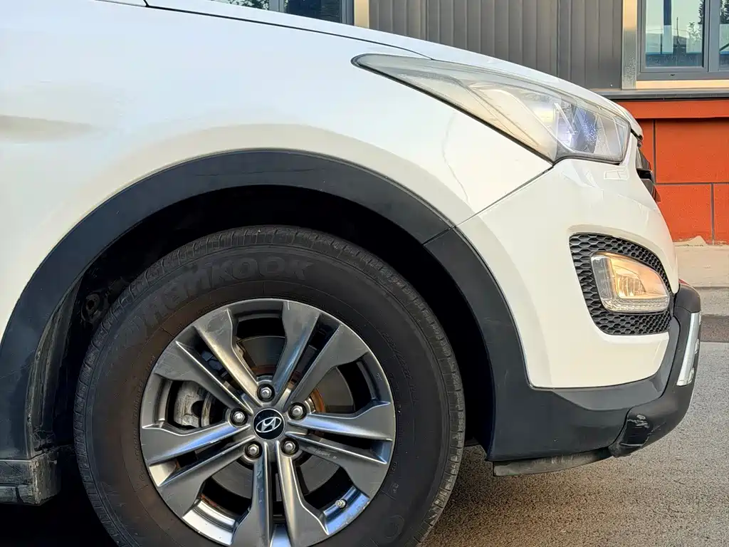 Hyundai Santa Fe — миниатюра 8