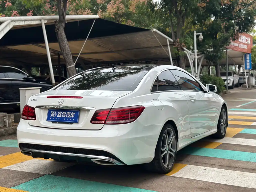 Mercedes-Benz E-Class (Import) — миниатюра 8