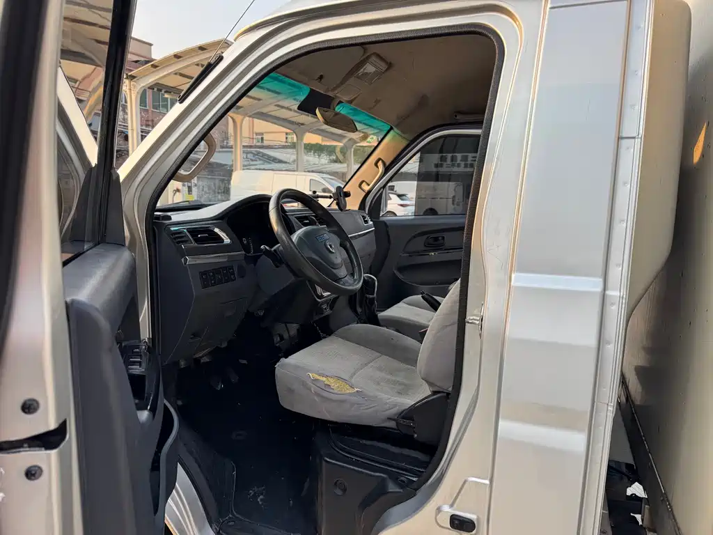 SRM 鑫源T50 EV — миниатюра 9