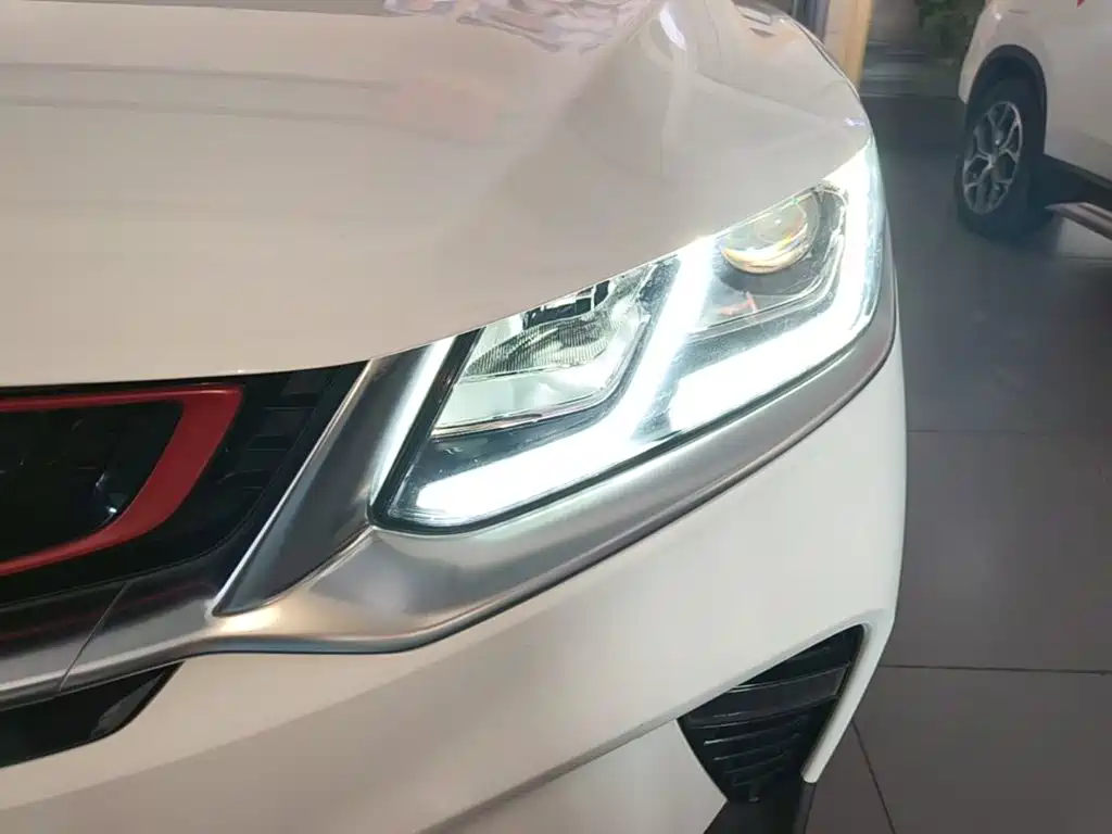 Geely Binyue — миниатюра 24