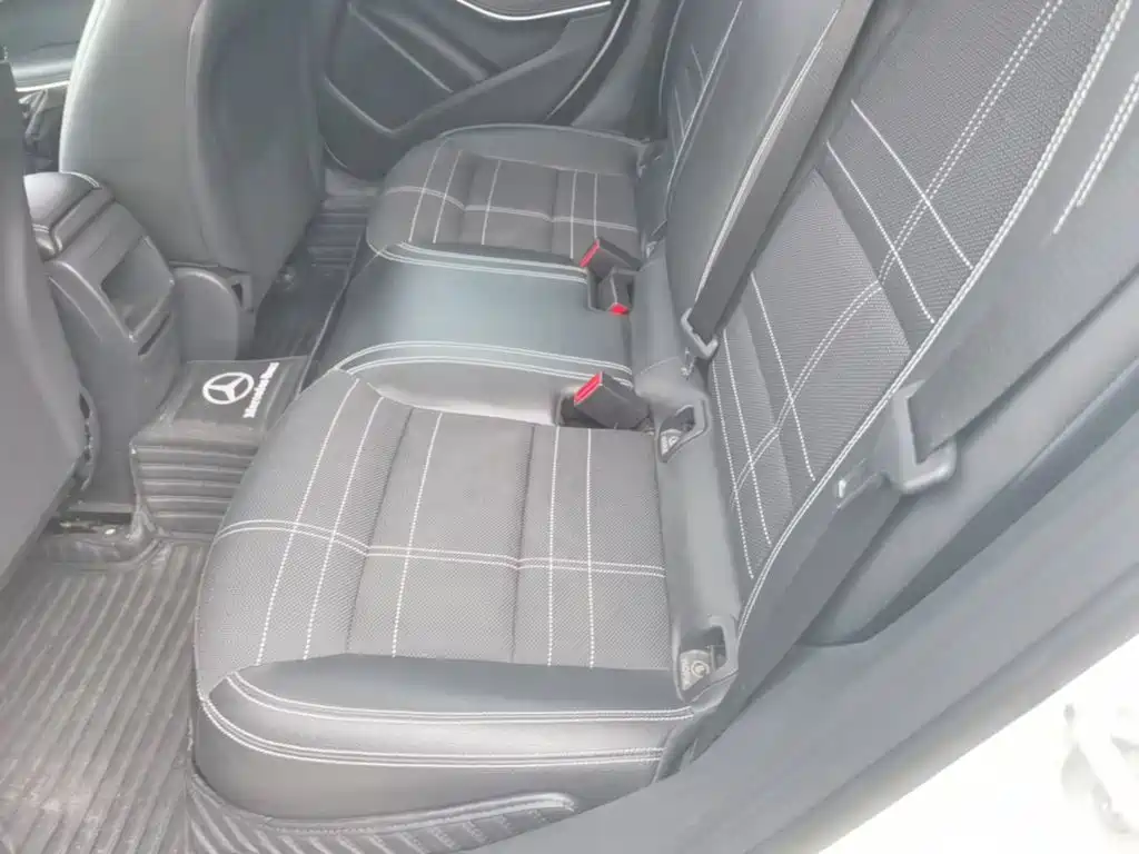 Mercedes-Benz GLA (Import) — миниатюра 17