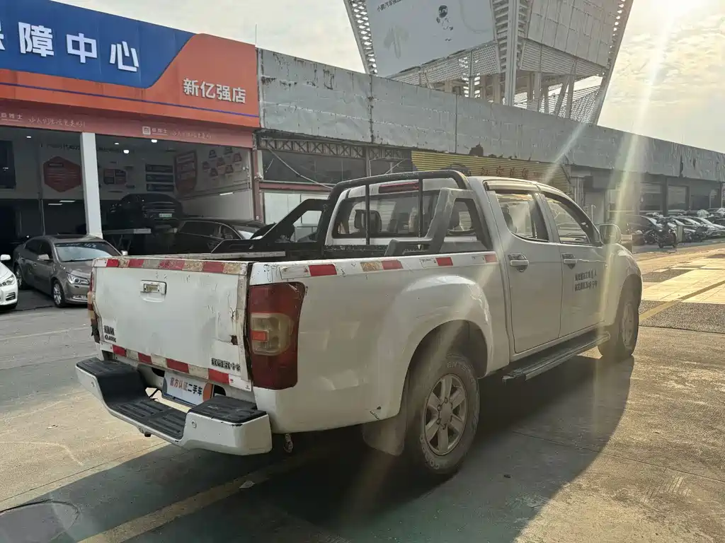 Isuzu RE-MAX Ruimai — миниатюра 6