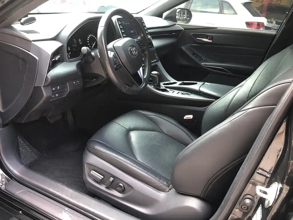 Toyota Avalon — миниатюра 8